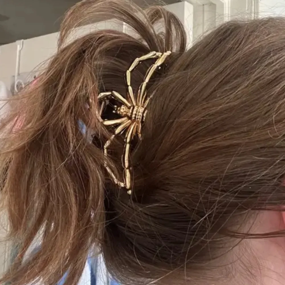 ๐ธ๏ธ๐ท๏ธ Spider metal hair claw clip - Picture 4 of 9